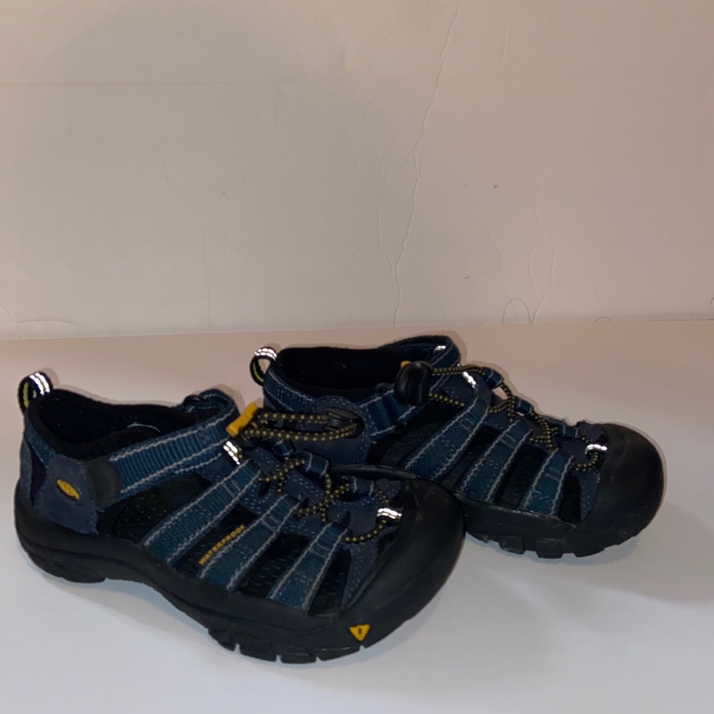 BLUE KIDS KEEN SANDALS SZ 12